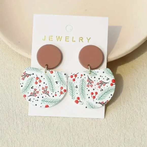 FREE💗With Purchase💗Holly Branch Print Holiday Christmas Earrings - Resin - NEW - Picture 2 of 4